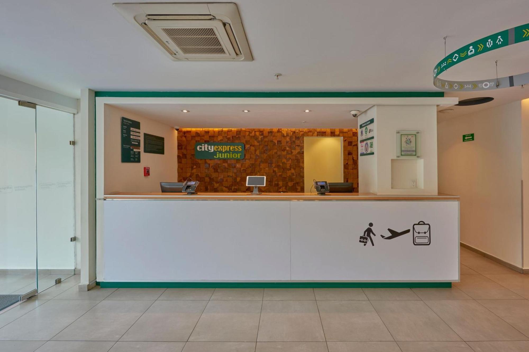 City Express Junior By Marriott Leon Centro De Convenciones Luaran gambar